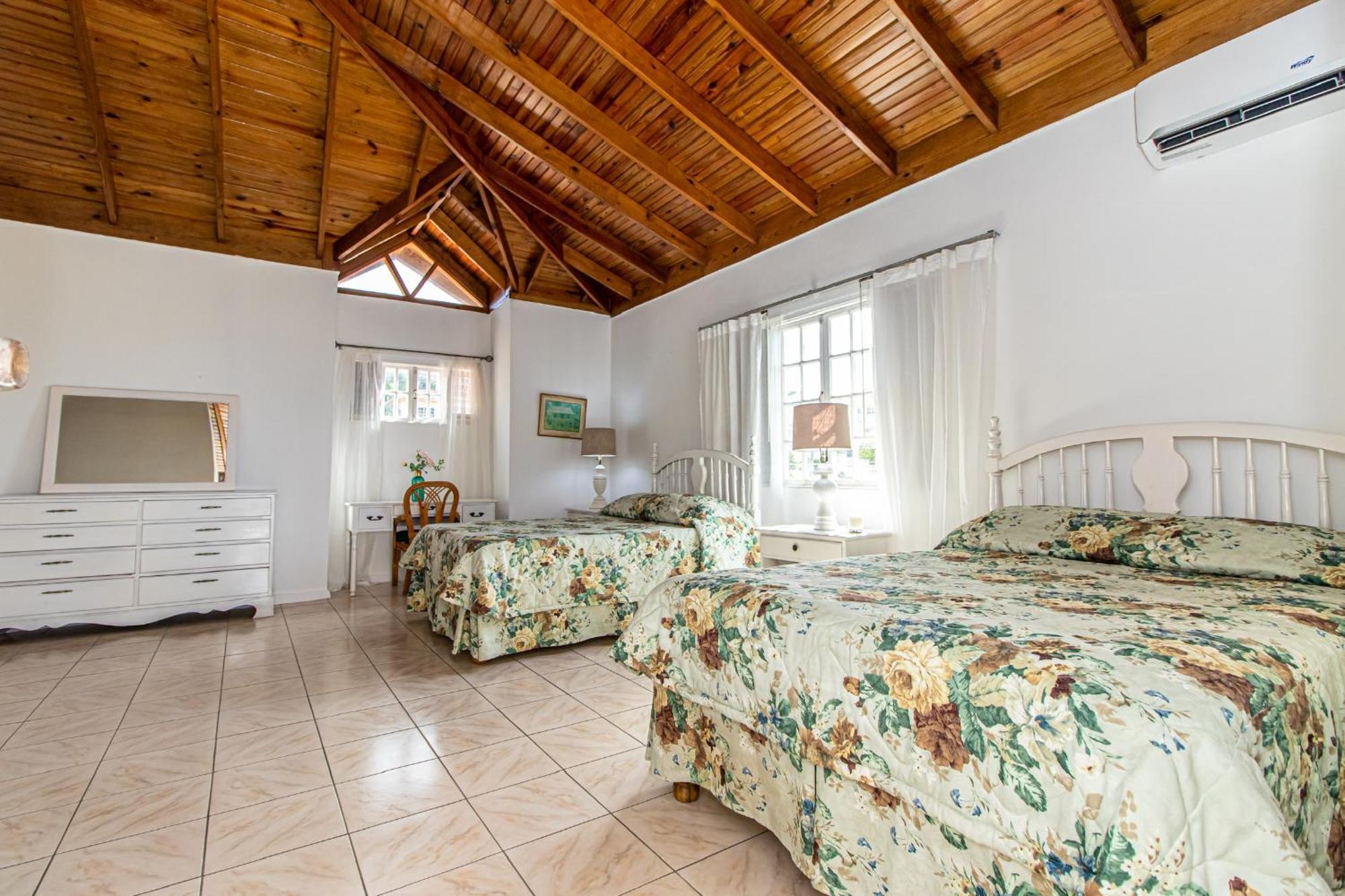 Jamaica - Between Montego Bay & Ochi Rios Includes Cook Villa Discovery Bay