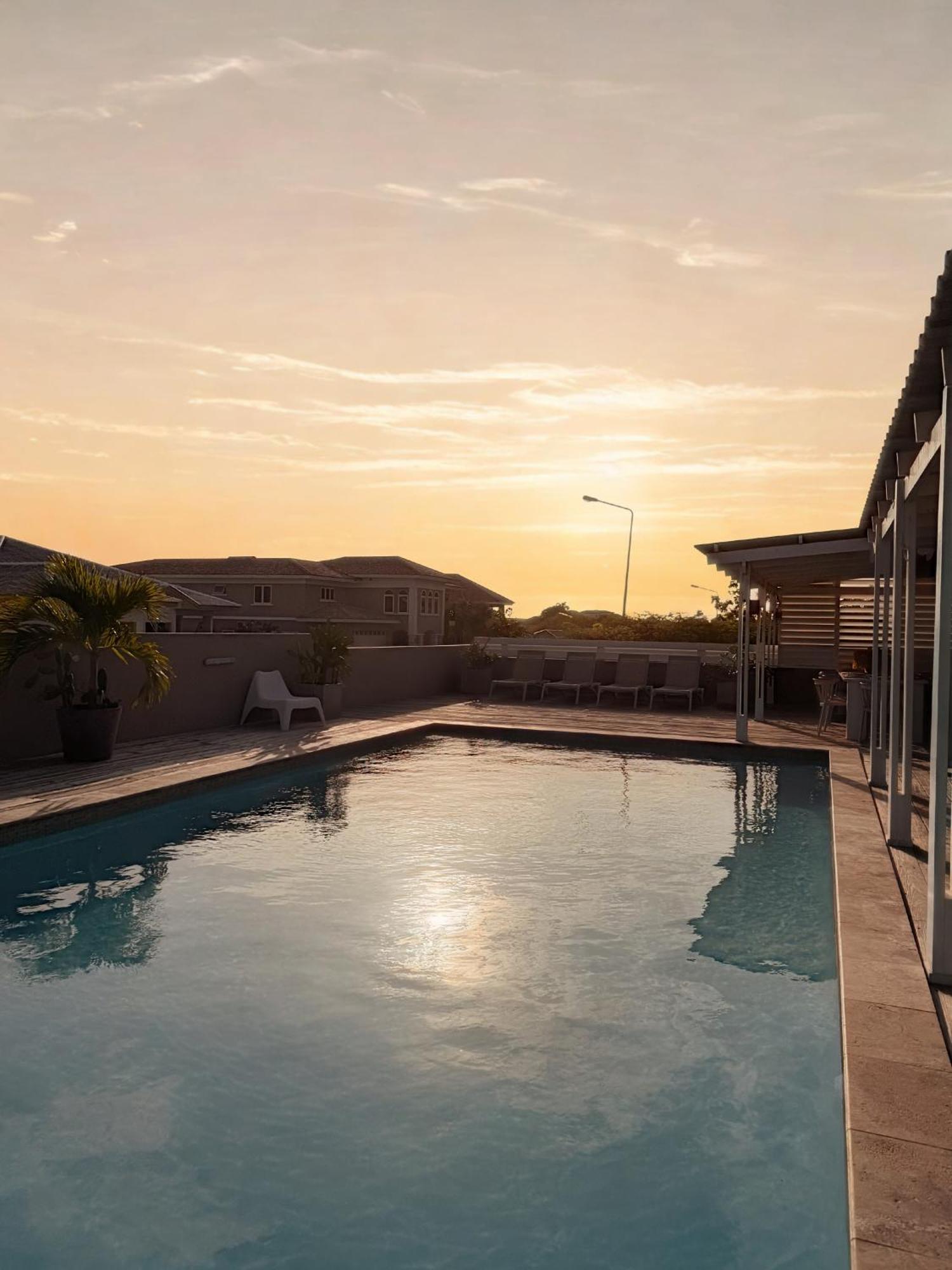 Boutique & Jt Curacao Bed & Breakfast 4*