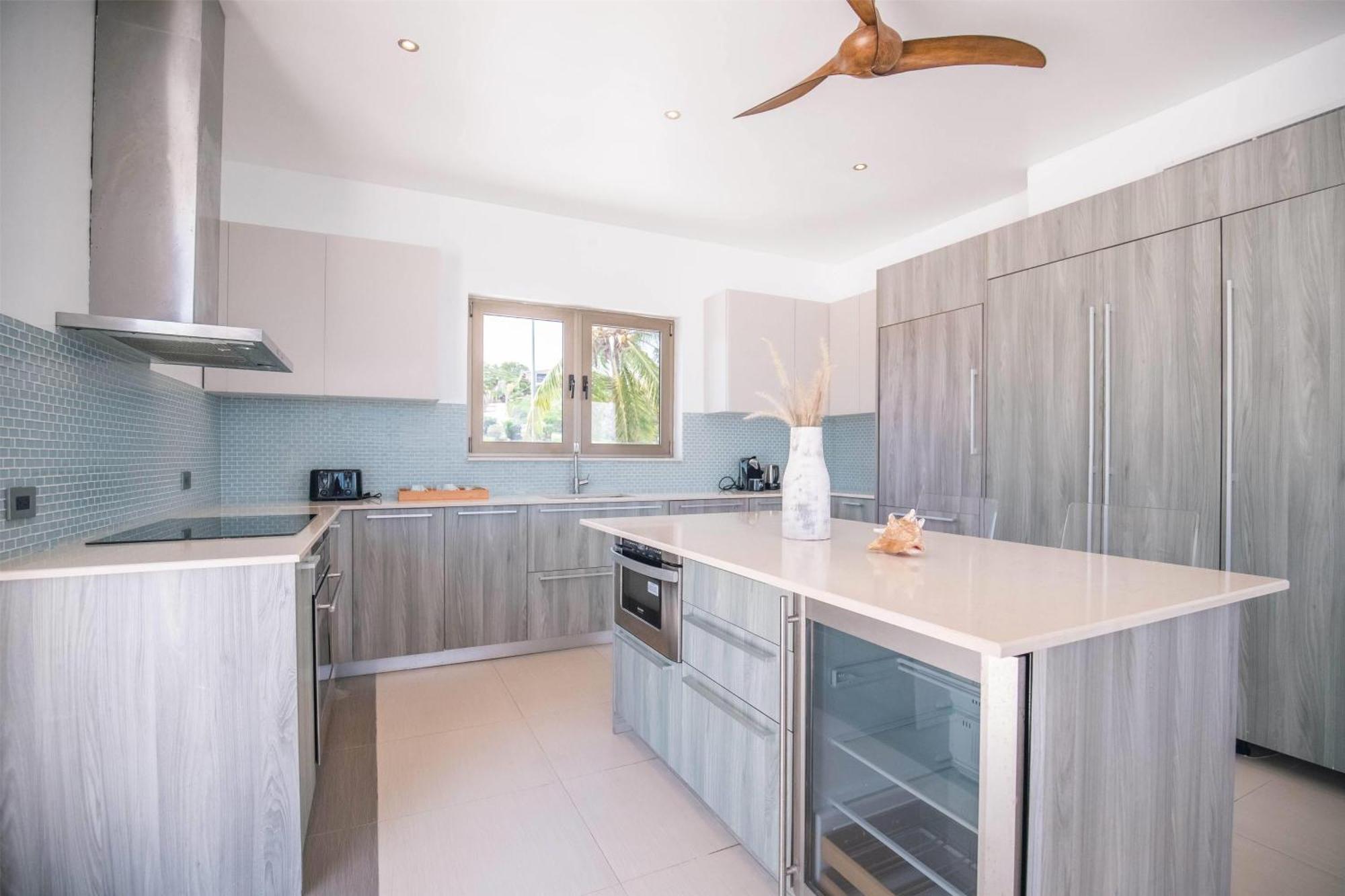 Resort Hodges Bay & Spa, An Hq Luxury & Residences 4*
