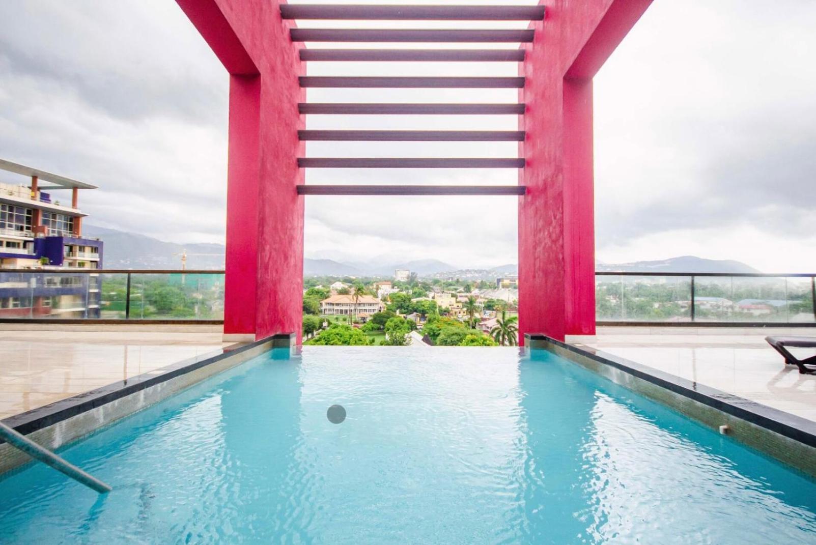 Parkhurst 303 King Bed Pool And Gym