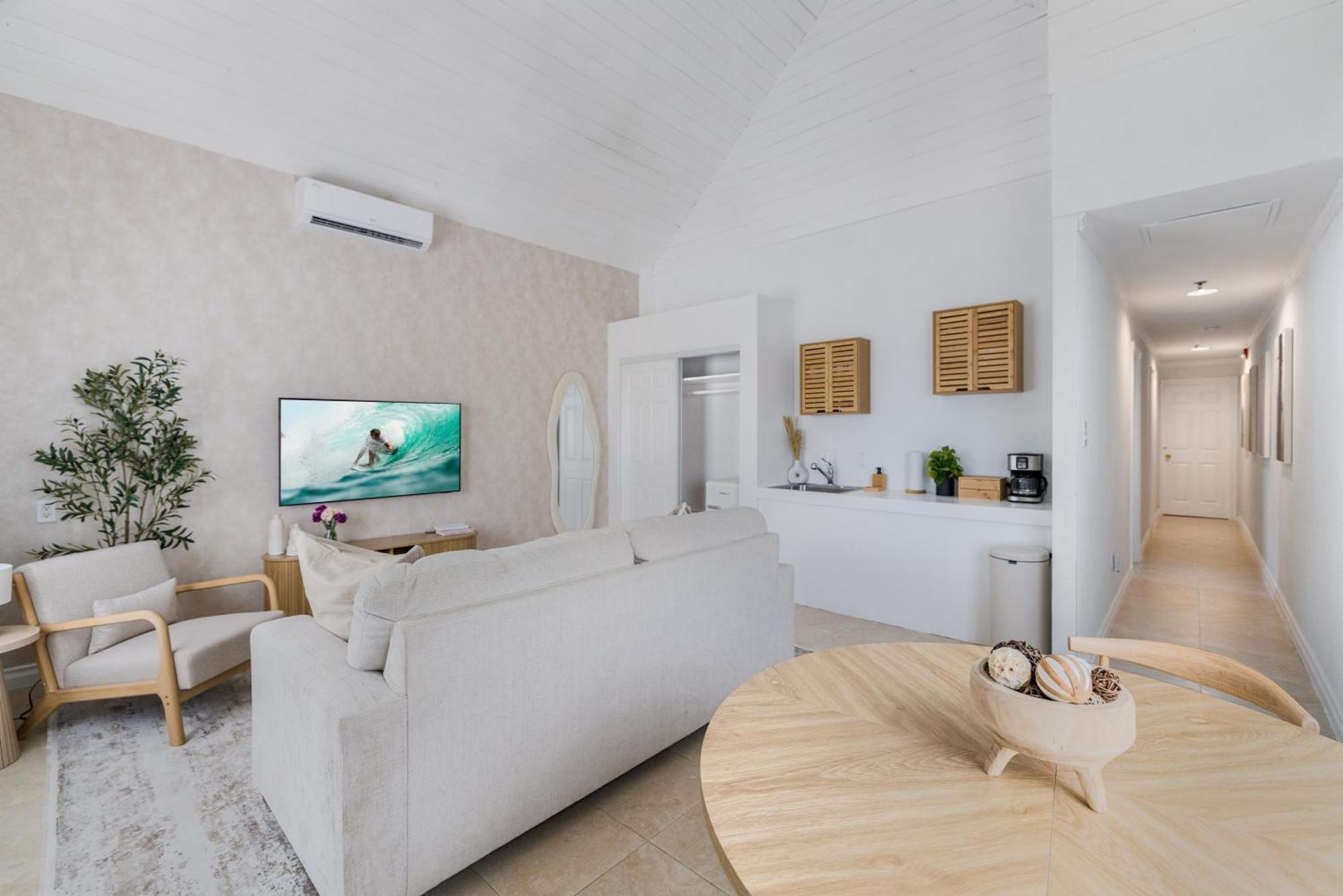 Cobalt Coast Hotel 3*