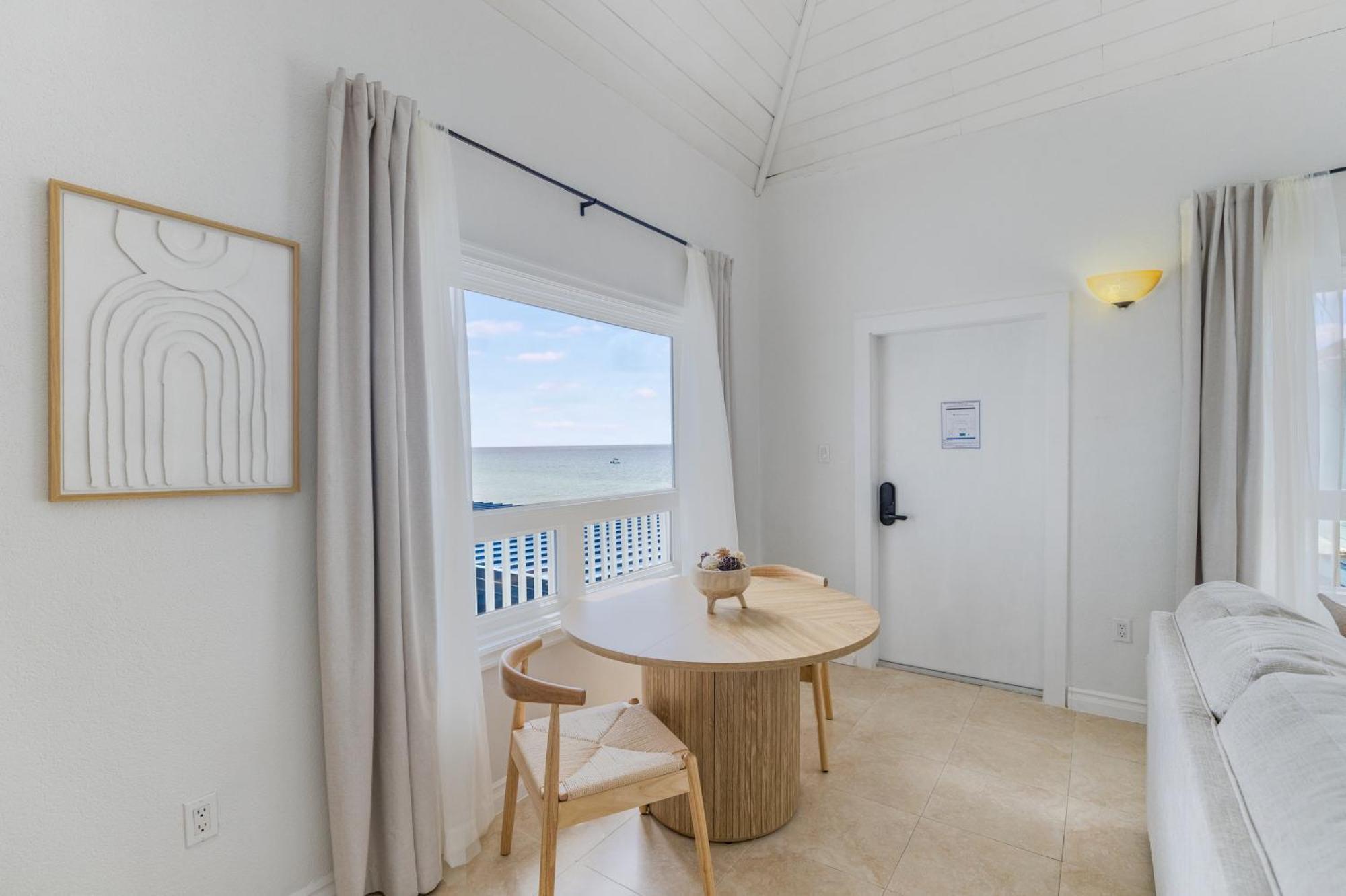 Cobalt Coast Hotel 3*