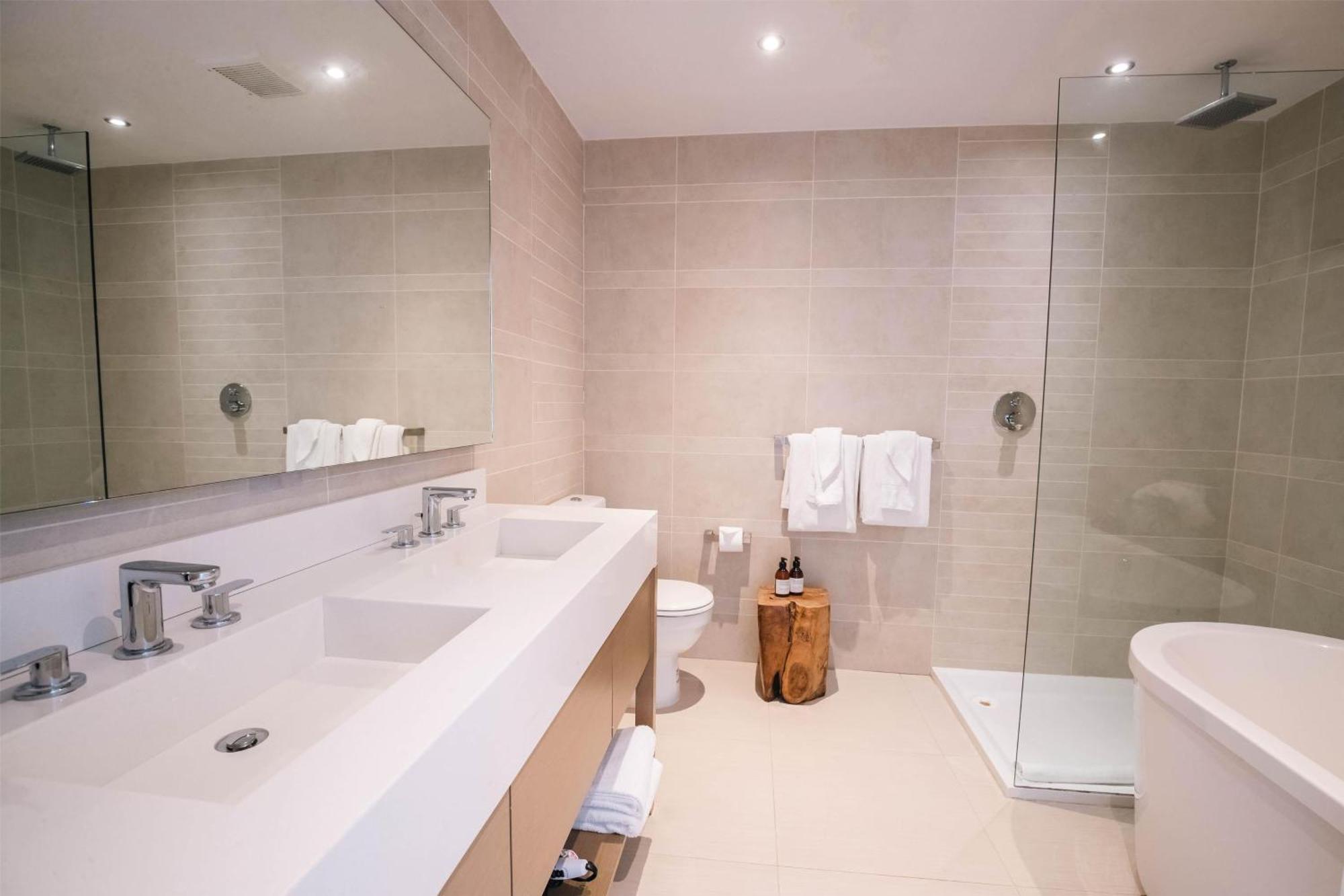 Resort Hodges Bay & Spa, An Hq Luxury & Residences 4*