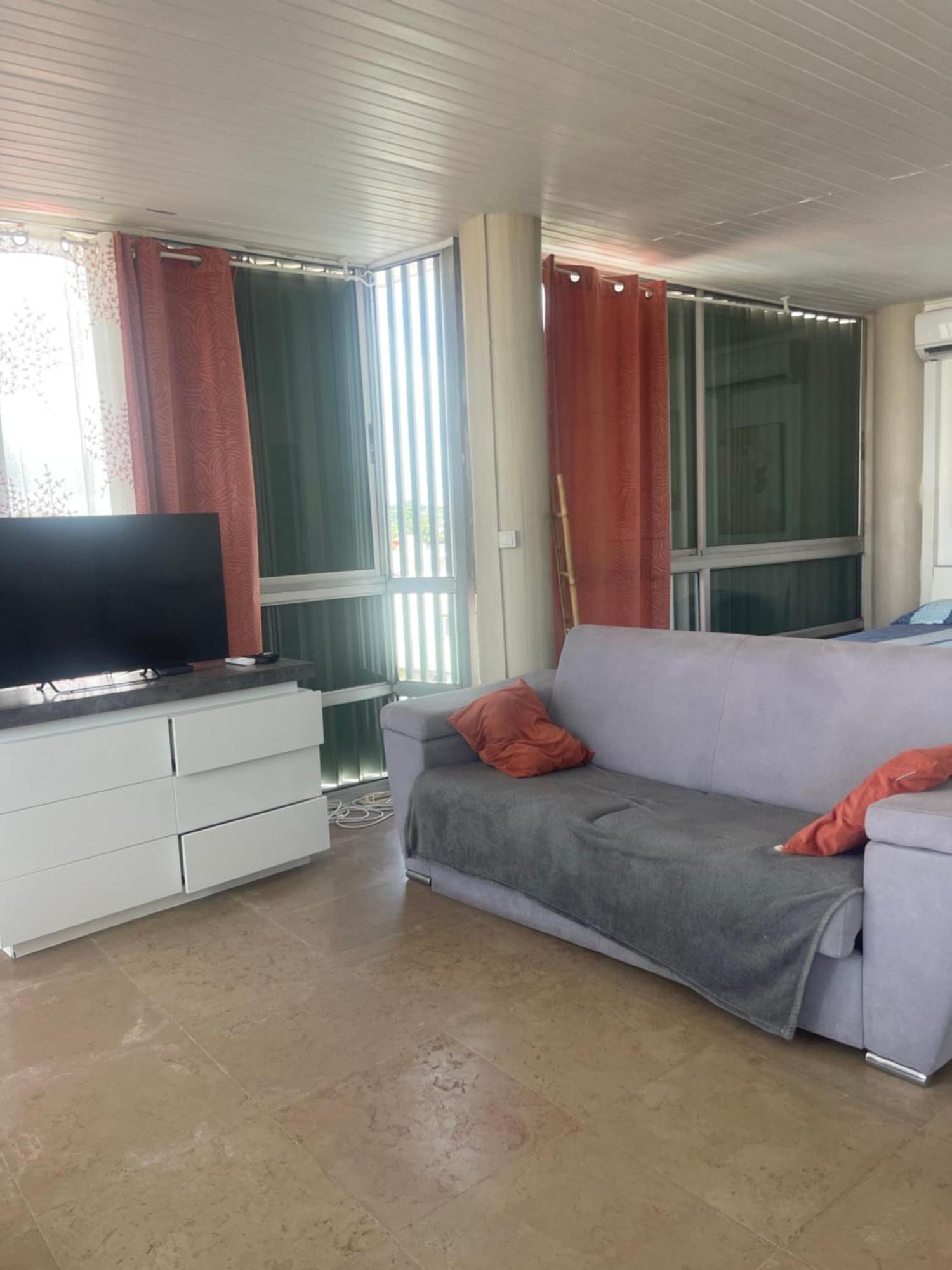 Apartment Penthouse Seaside 10 Min Port, Croisiere Et Aeroport