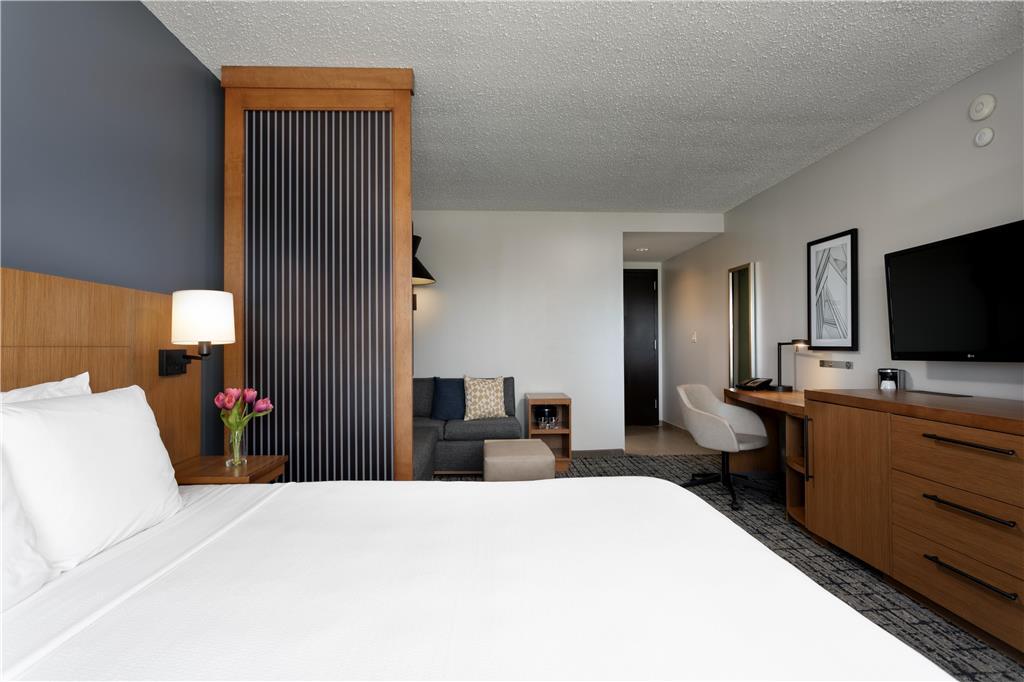 Hyatt Place Hotel 3*