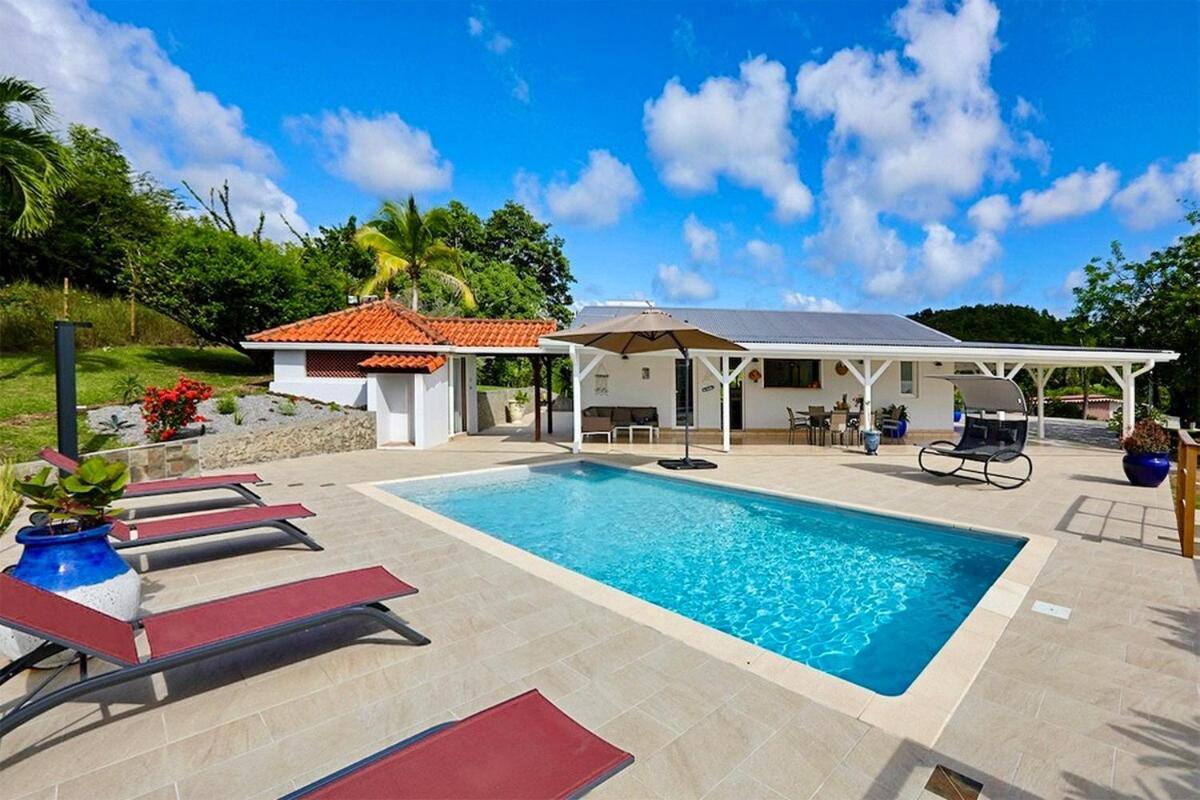 Magnifique Piscine Vue A 180 Sainte-Anne