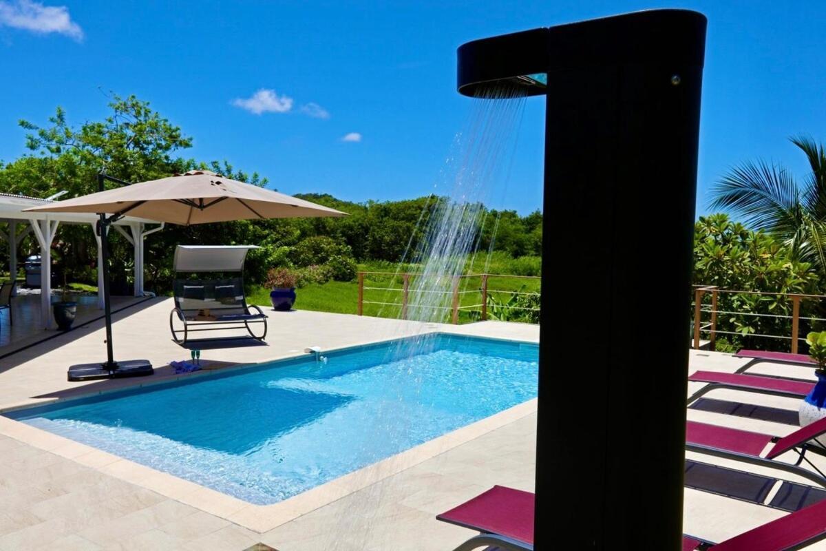 Magnifique Piscine Vue A 180 Sainte-Anne