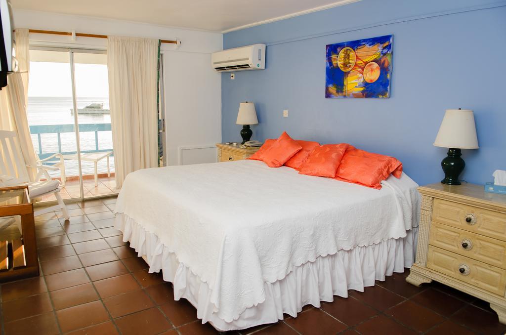 Anchorage Hotel, Whale Watch & Dive Center Guest house