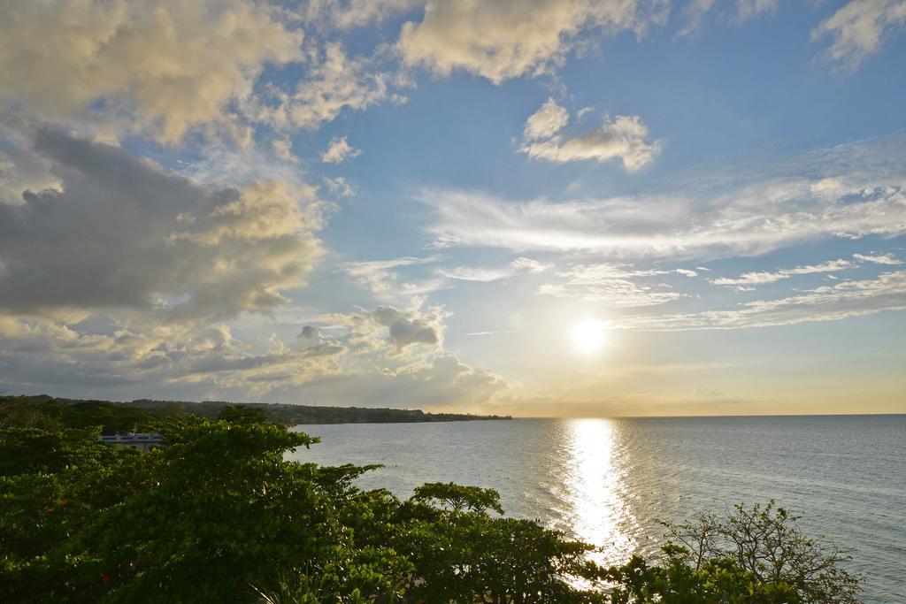 Hotel Beach House Condos, Negril