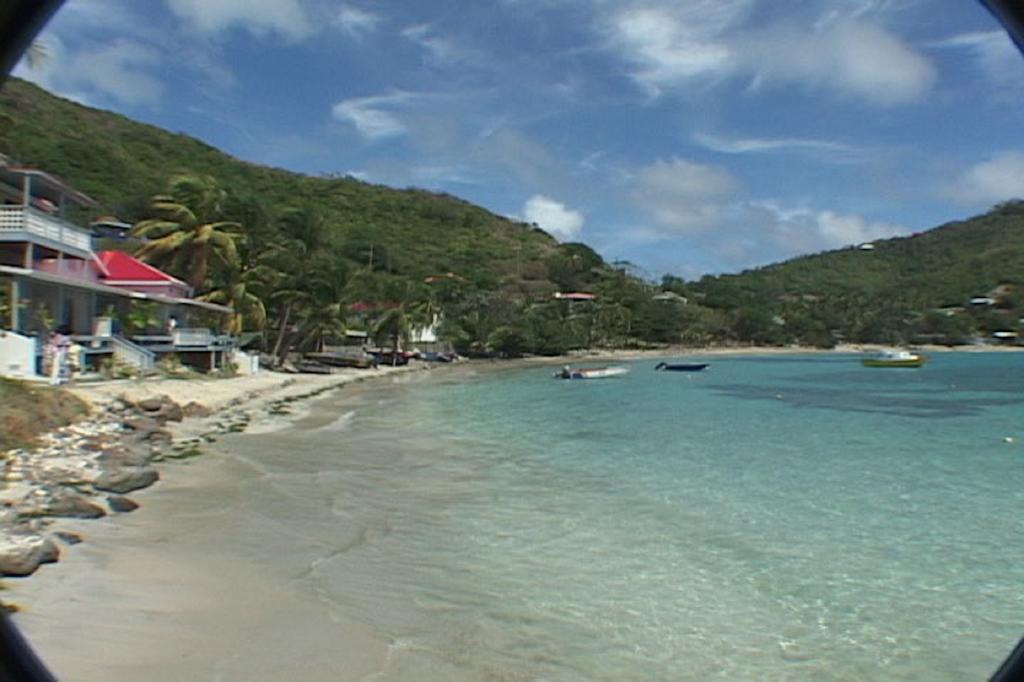Bequia Beachfront Hotel Friendship