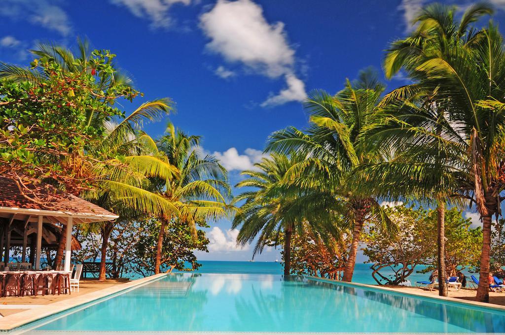 Coconut Club Hotel St. John's