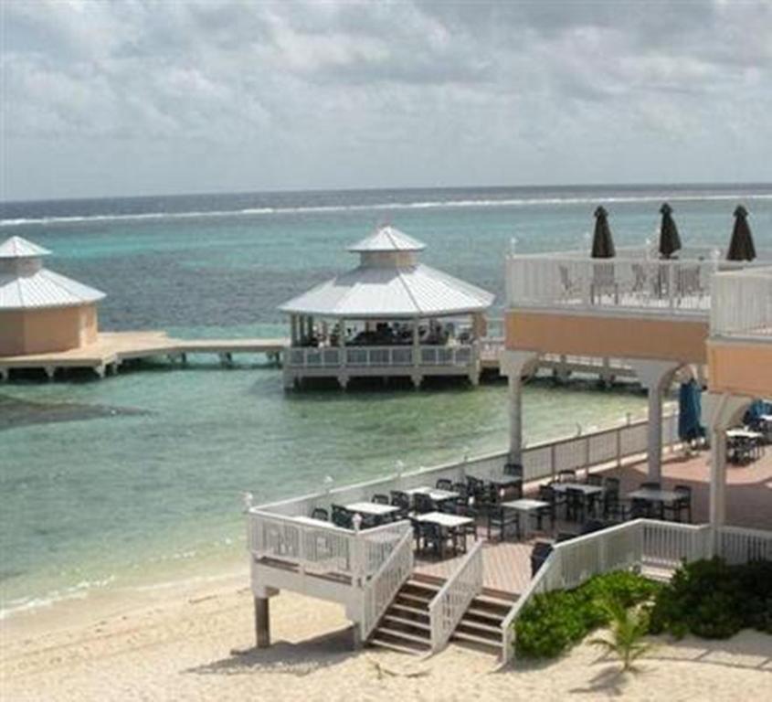 Morritts Tortuga Club And East End