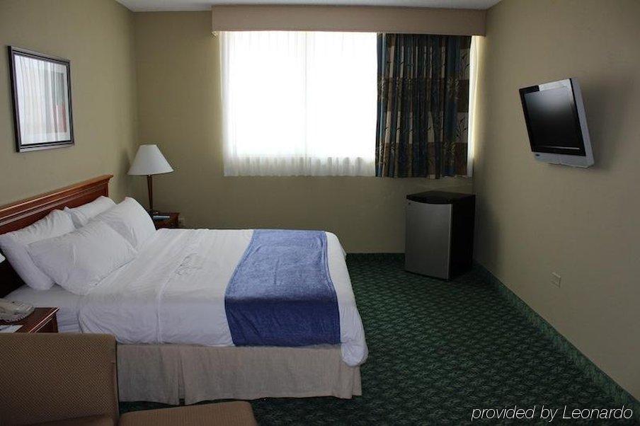 Airport Hotel 3*
