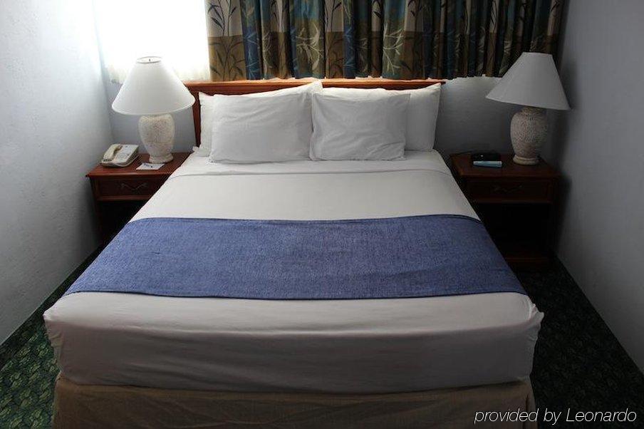 Airport Hotel 3*