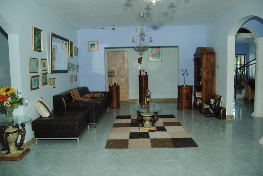 Little Savoy Guest house Runaway Bay