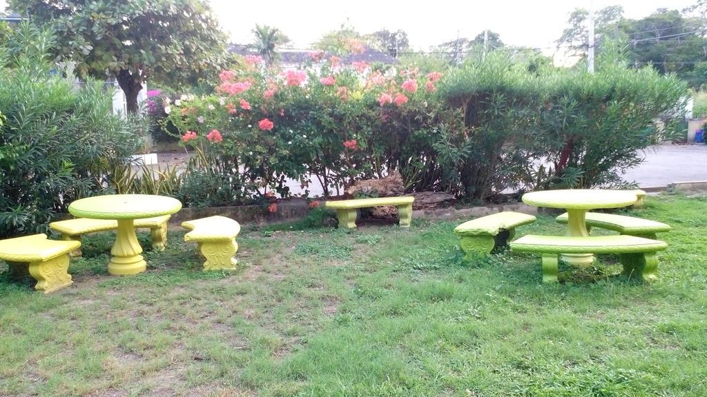 Pineapple Court Hotel 2*