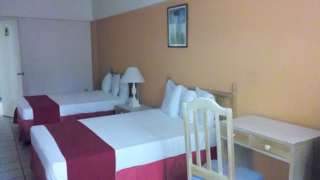 Hotel Pineapple Court Ocho Rios