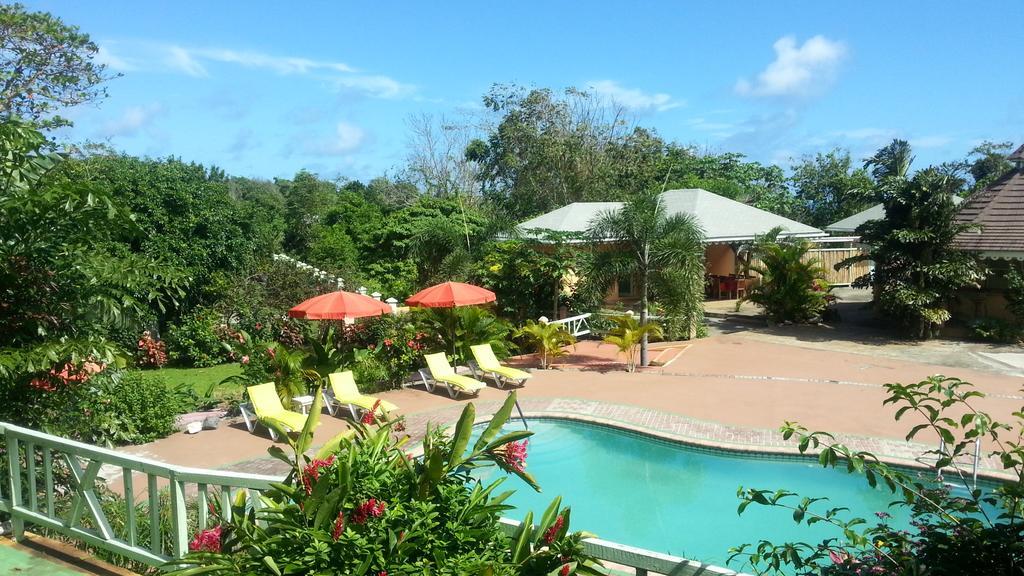 Pimento Lodge *