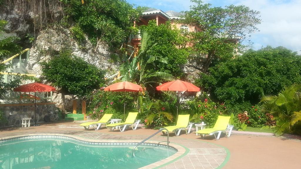 Lodge Pimento Port Antonio