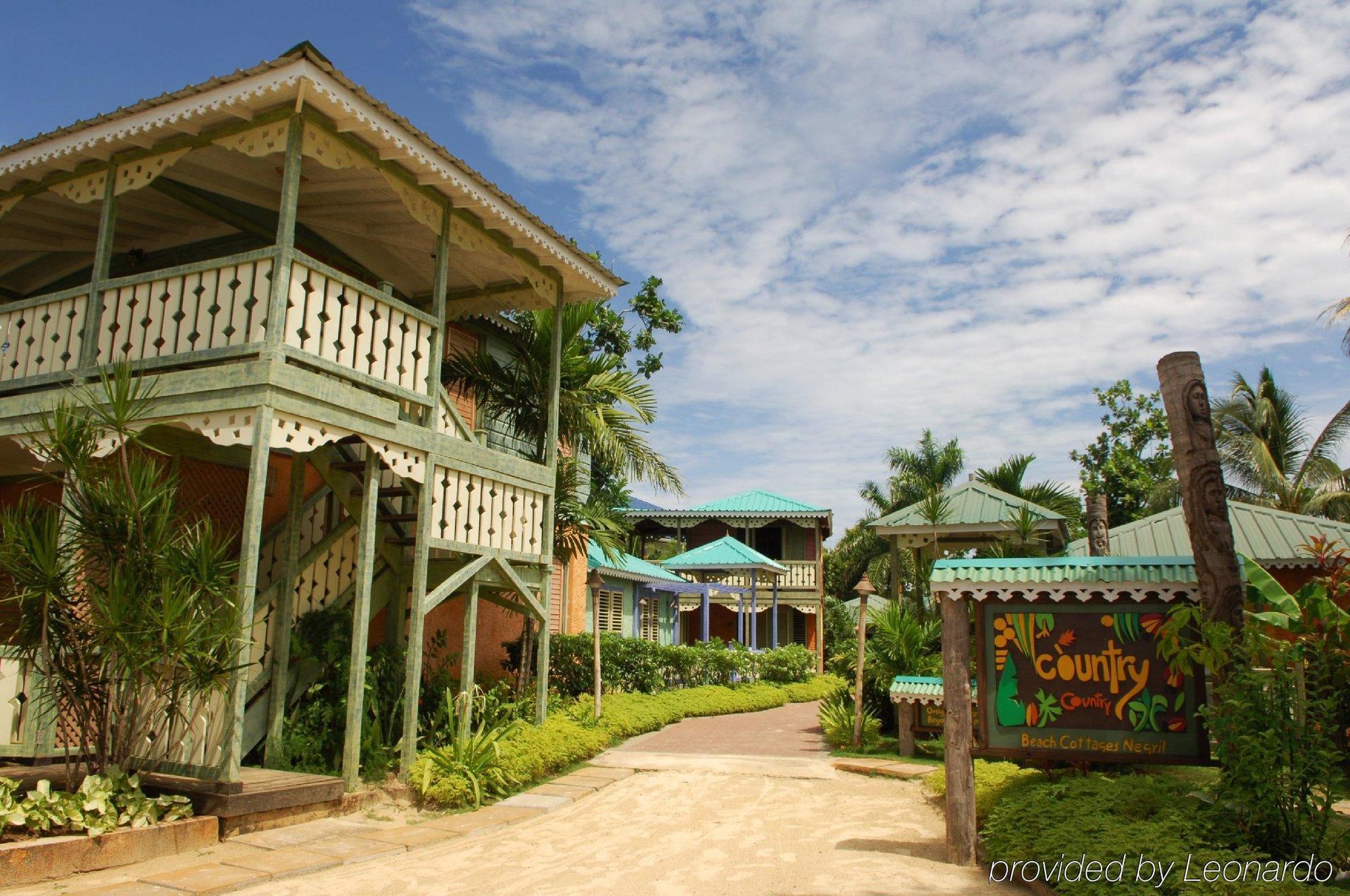 Country Country Hotel 3*