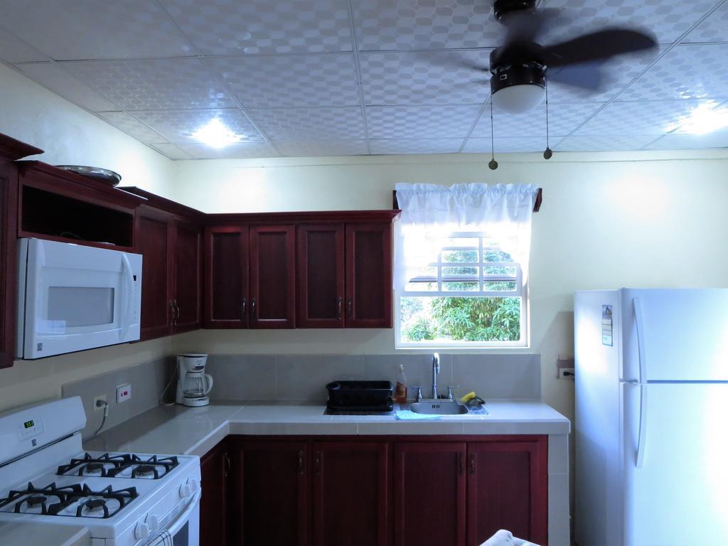 Jgs Tropical Apartment