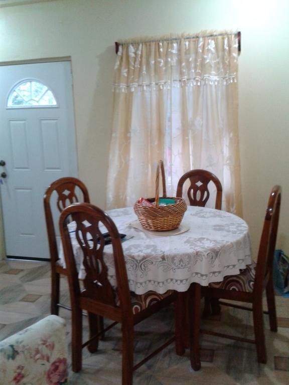 Jgs Tropical Apartment Crown Point