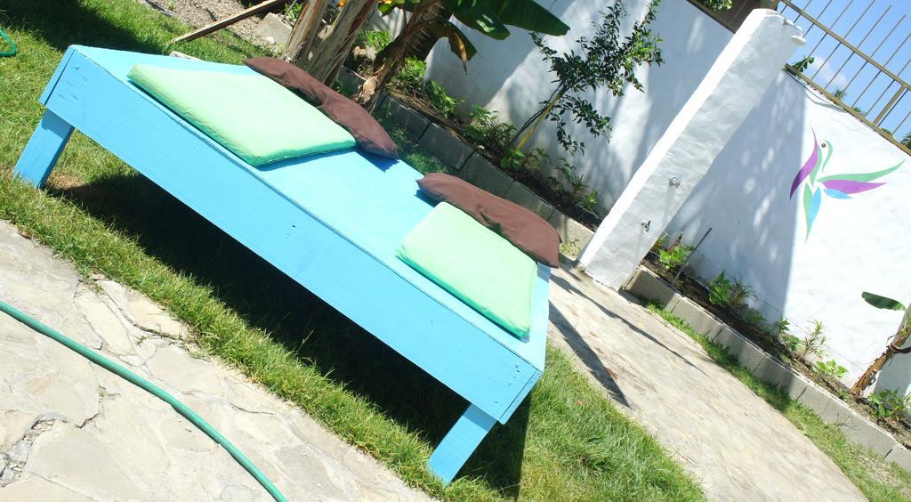 Hummingbird Aparthotel 3*