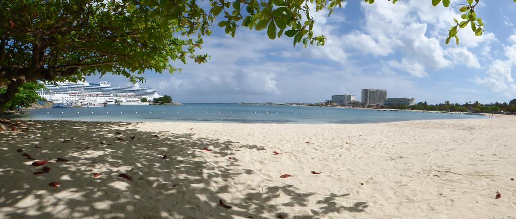 9 * Ocho Rios