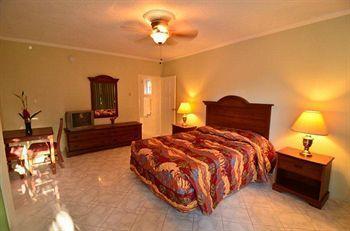 Tropical Lagoon 3*