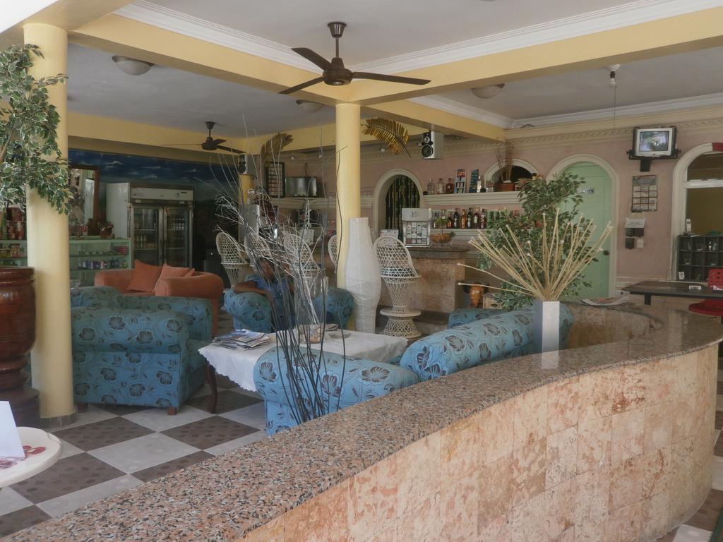 Mango Hotel