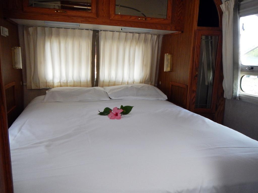 Airstream Paradise 2*
