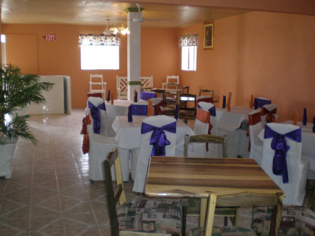 Norman's Court & Sky Restaurant Club Hotel Montego Bay