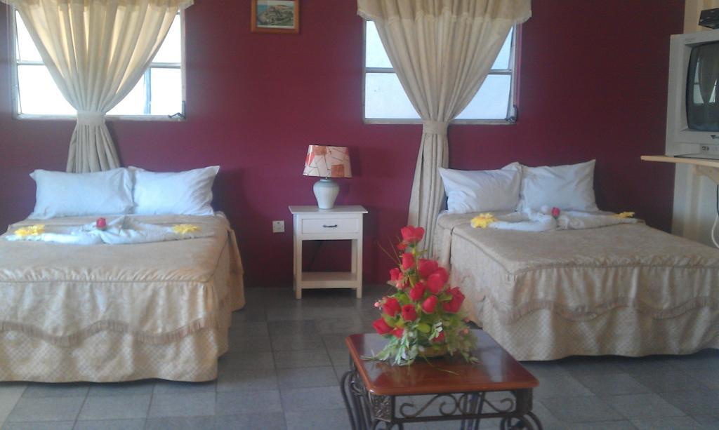 Norman's Court & Sky Restaurant Club Hotel Montego Bay