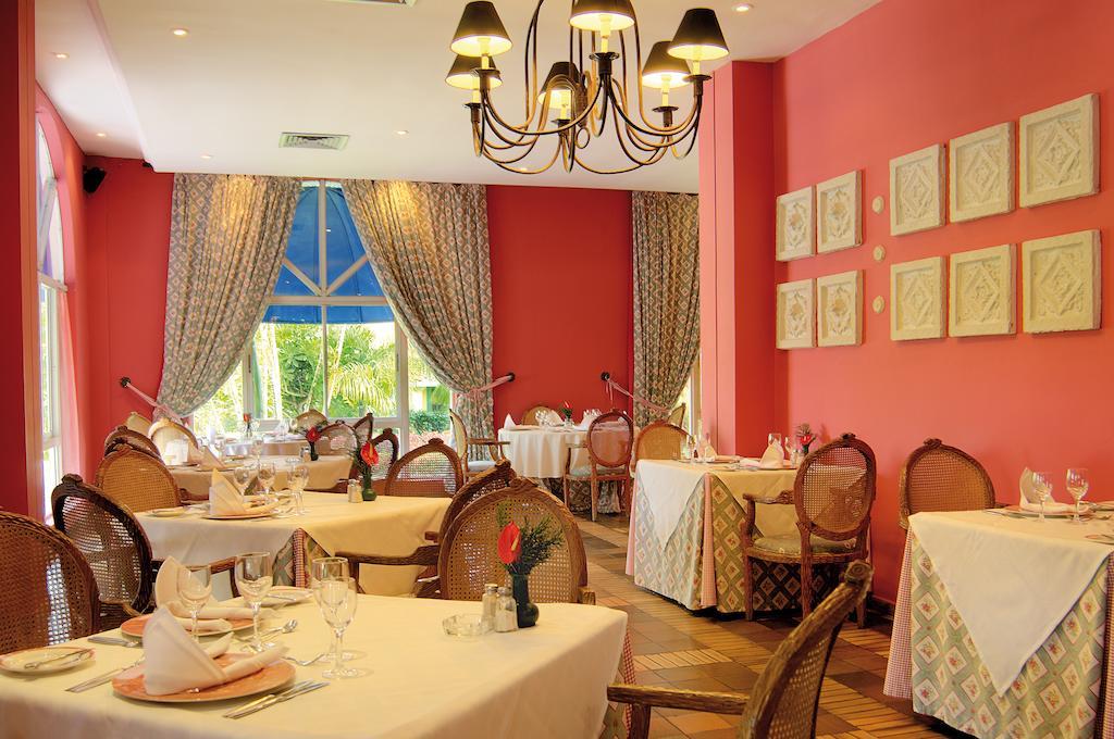 Hotel Barcelo Capella Beach