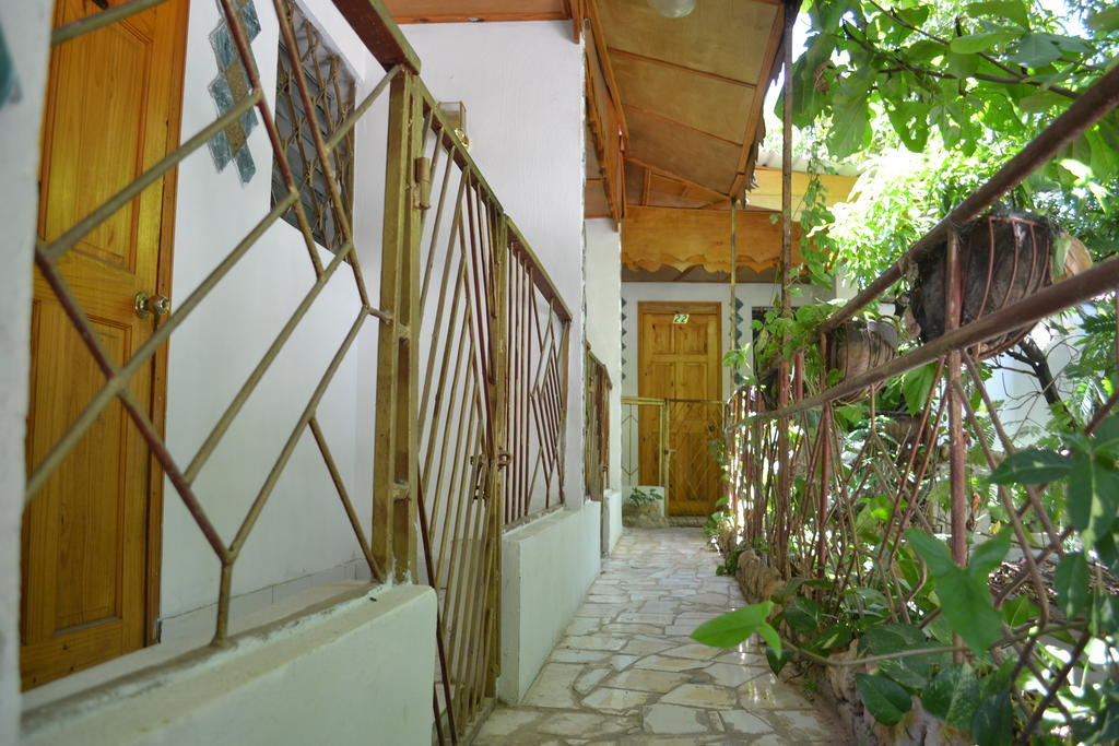 Pacot Breeze Hotel Musseau