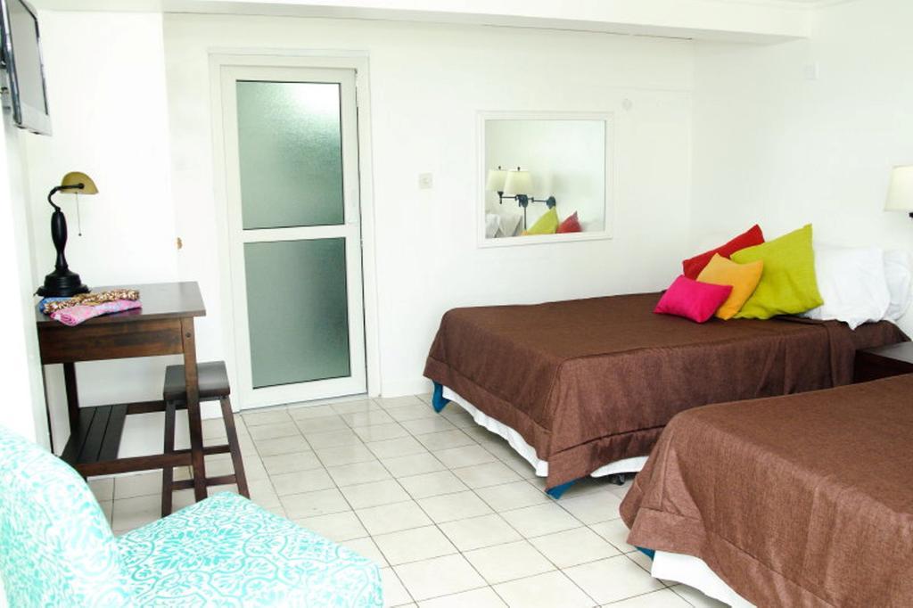 Castle Comfort Roseau