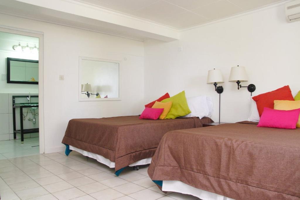 Castle Comfort Roseau