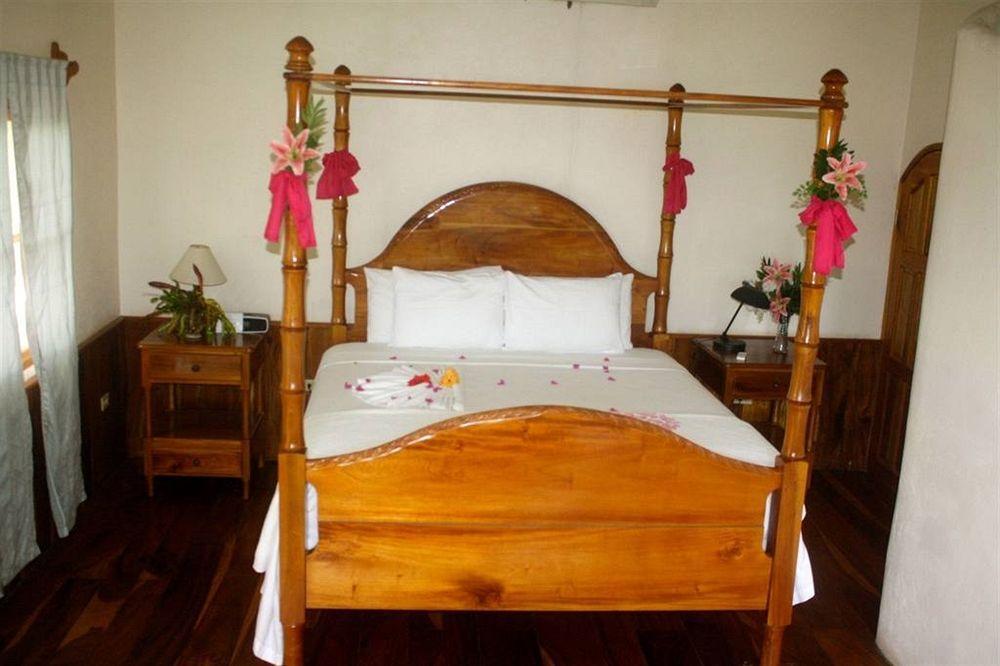 Hotel Coral Cove & Spa 3*