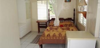 Hotel Keegans Beachside 2*