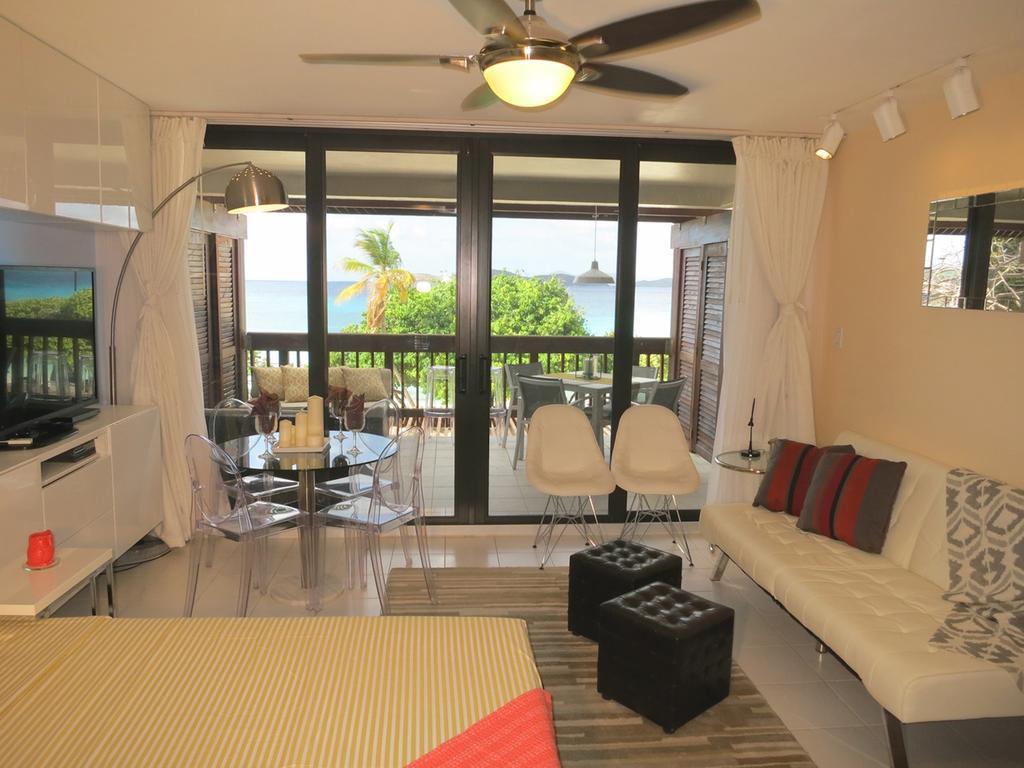 Luxury Beachfront Duplex On Sapphire I