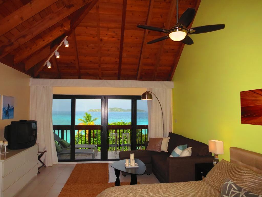 Apartment Luxury Beachfront Duplex On Sapphire I *