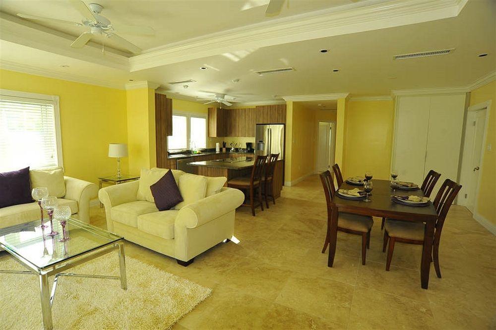 Resort The Hamilton &