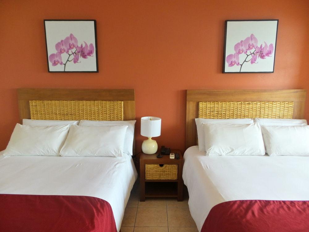 Hotel Flamboyant & 3*