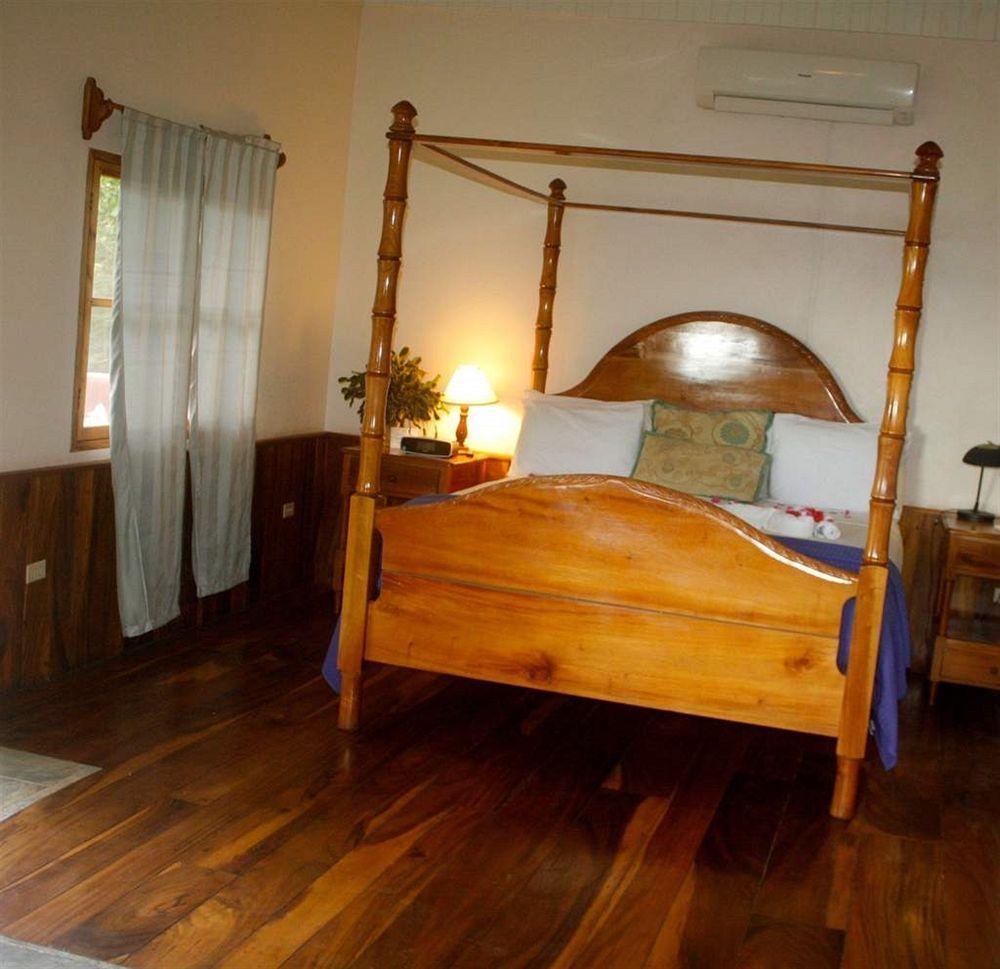 Coral Cove & Spa Hotel