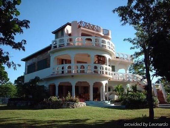 Coral Cove & Spa 3*