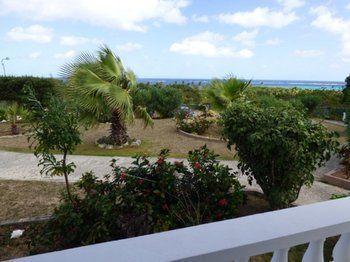 Milly's 2* Shoal Bay Village