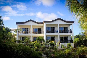 Serenity 3* Shoal Bay Village
