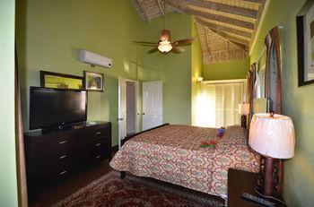 Tropical Lagoon Resort