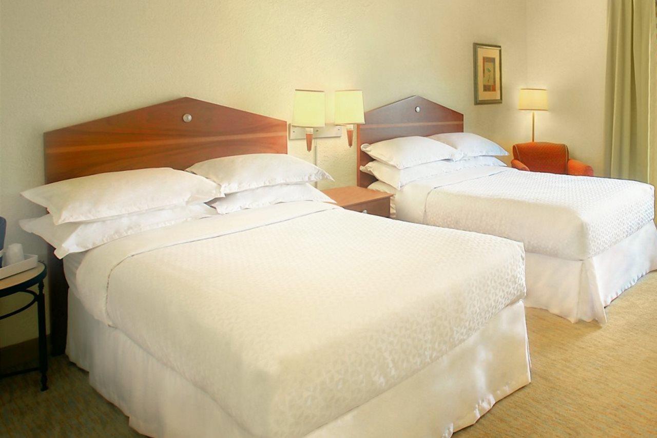 Hotel Four Points By Sheraton Real 3*