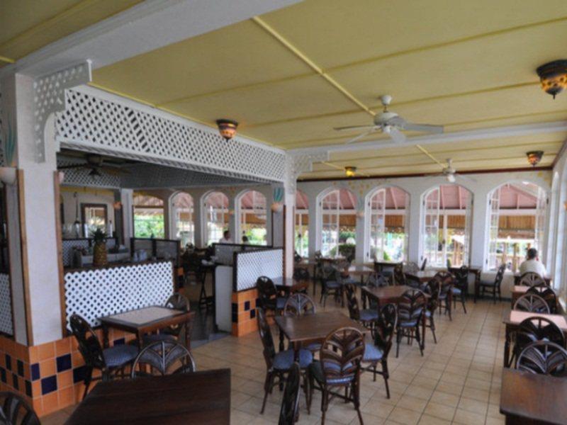 Hotel Club Ambiance (adults Only) Runaway Bay